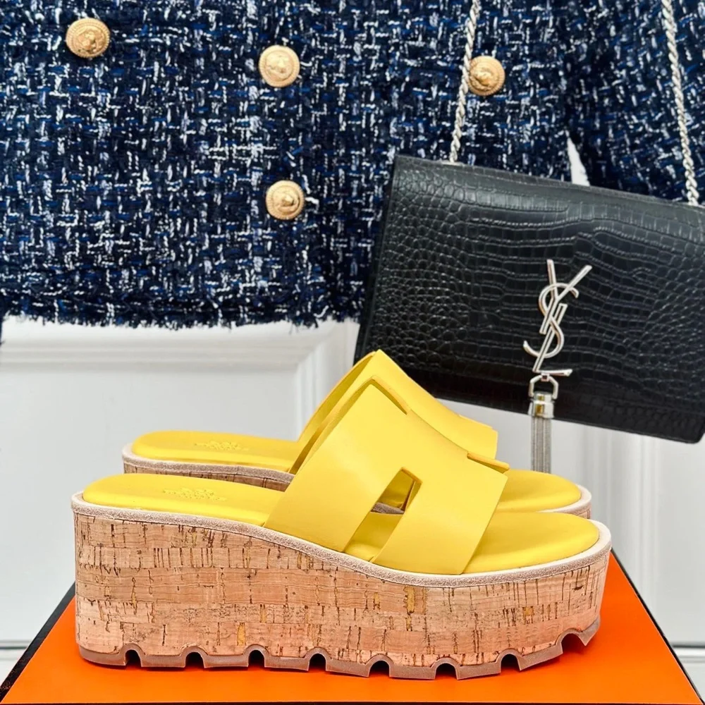 Hermes Yellow Platform Slides - Picture 2 of 9